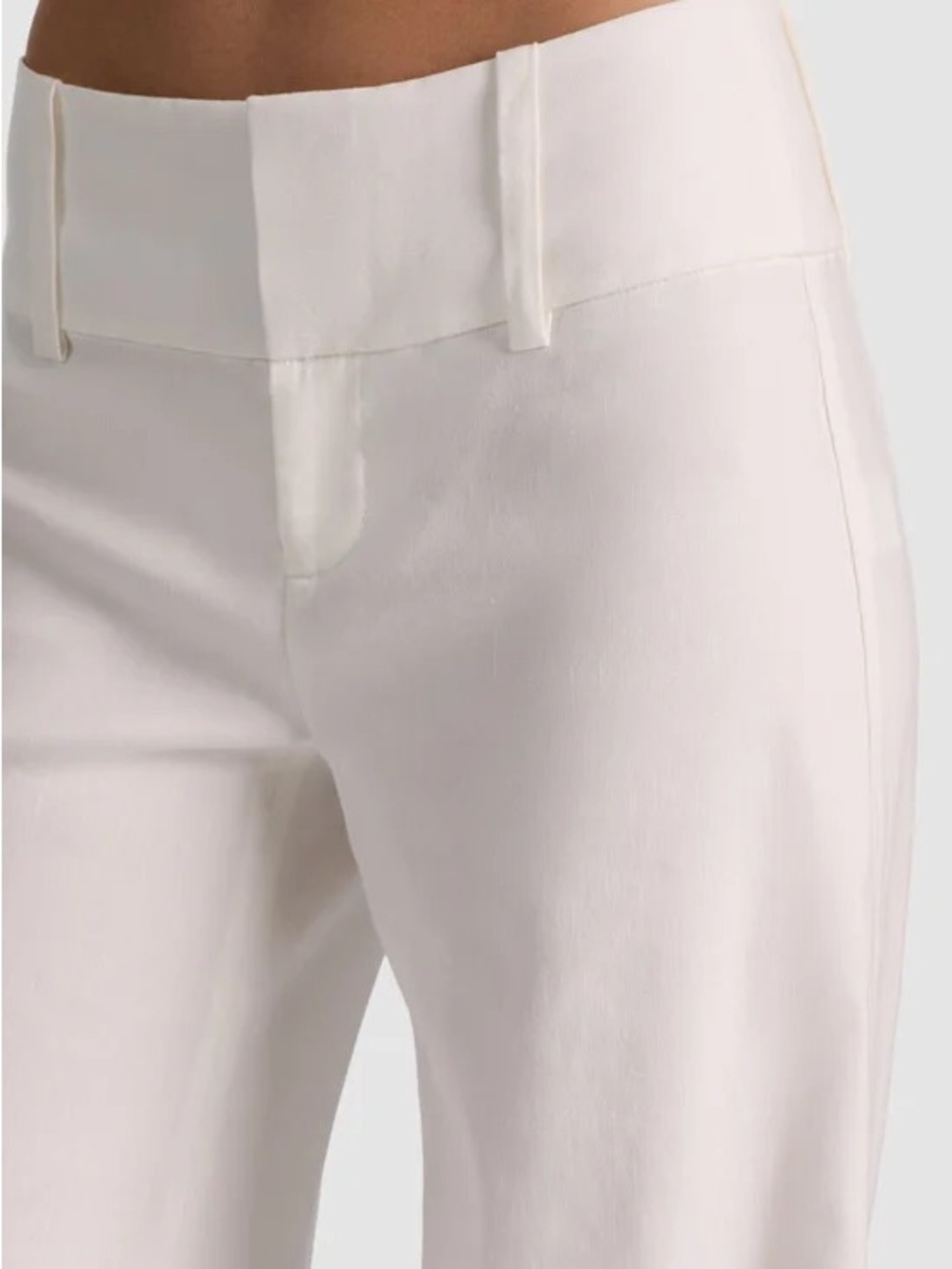 Alice + Olivia Low Rise Flare White Trouser Pants Size 4